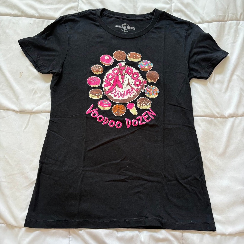 Universal Studios Voodoo Doughnut Voodoo Dozen Graphic T-Shirt Black Large